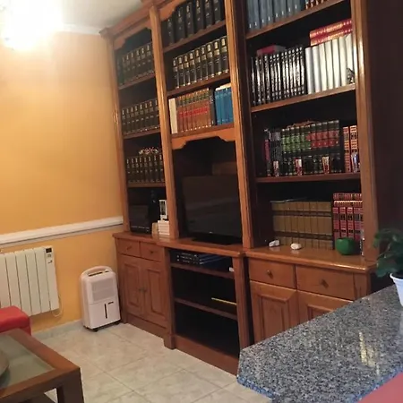 Apartamento Pisos Turísticos Muxía- Teresa Barros -bajo- *